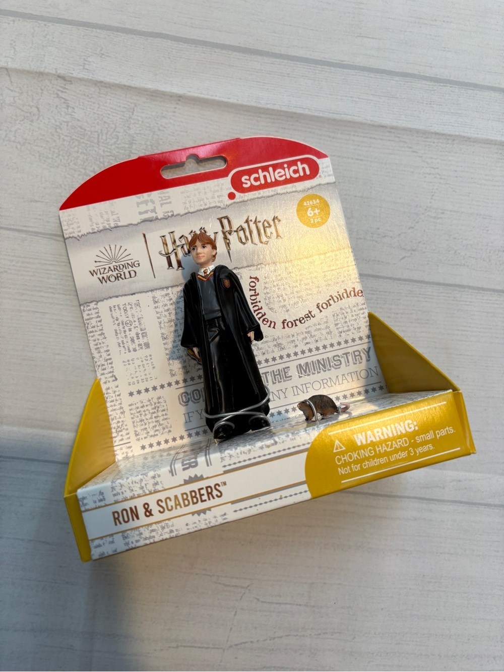Schleich Harry Potter Ron Weasley Figure with Scabbers - Black and Red
